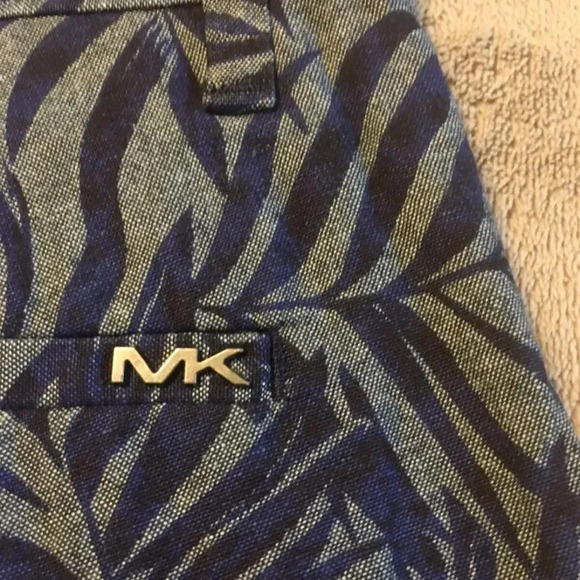 Michael Kors Blue Tropical Casual Shorts NWT - Picture 6 of 10
